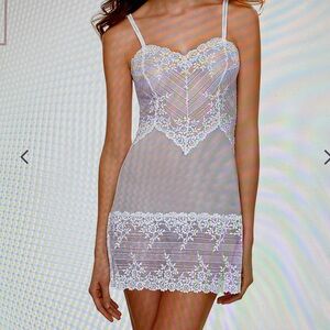 Wacoal Embrace Lace Chemise size L